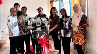 Pengabdian 17 Tahun di Pedalaman, Guru Asal Konawe Terima Apresiasi dari Astra Honda